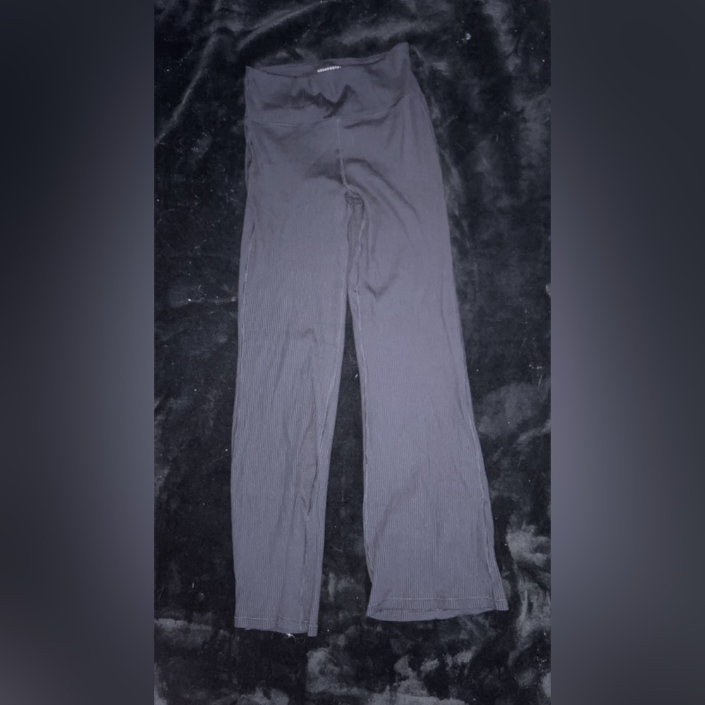 Super soft Aeropostale flare textured leggings